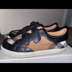 Burberry kids sneakers size 35
